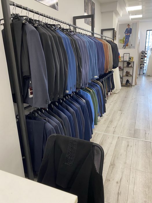 Mobilier magazin haine mobila rafturi umerase modular