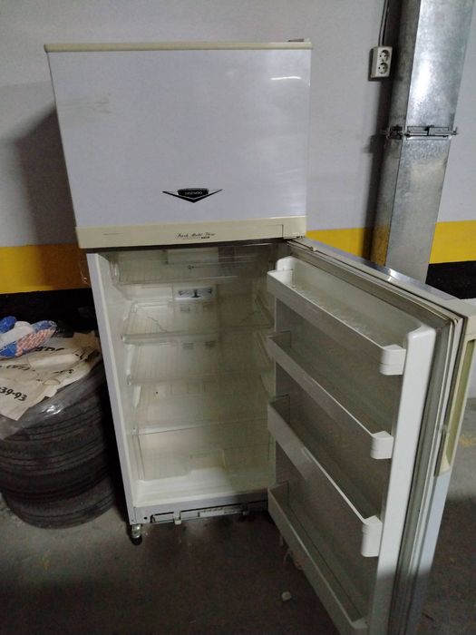 Продам холодильник