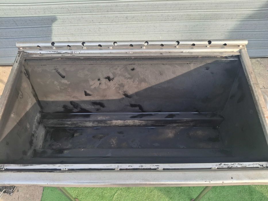 Барбекю на дървени въглища от неръждавейка