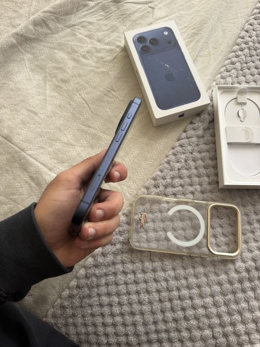 Iphone 17 pro deep blue, apple airpods 3