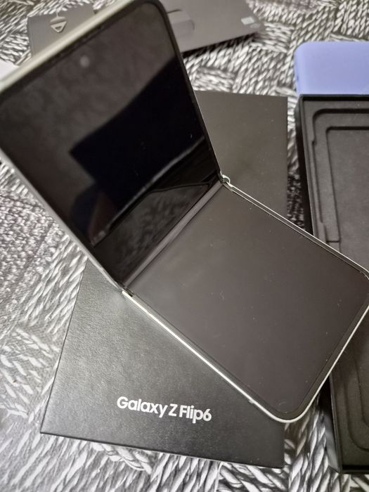 Samsung galaxy z flip  6