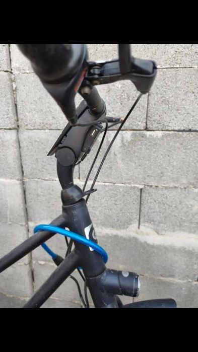 DE VÂNZARE pt.cunoscători