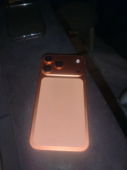 Продам или обмен IPhone 17 Pro внутри ХР