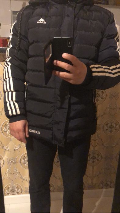 Geaca foarte frumoasa . Marimea M si xxl