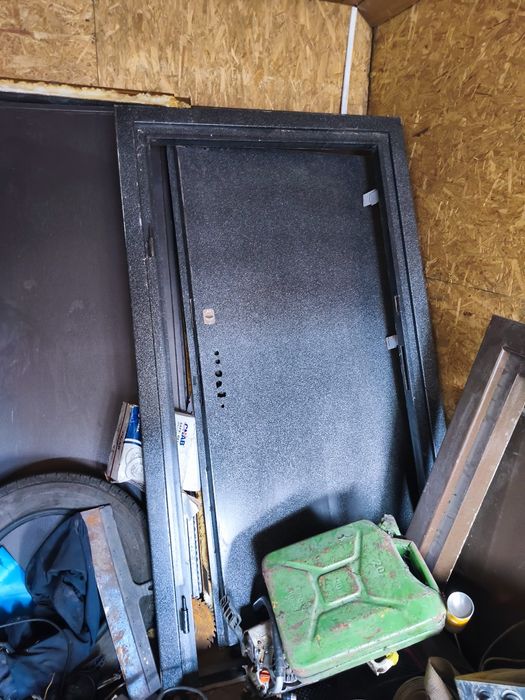 Железные двери б/у.Продам