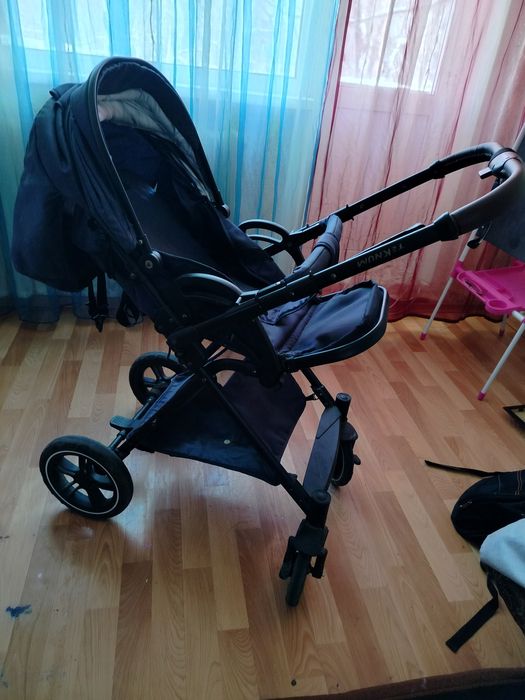 Продаю коляску дёшево