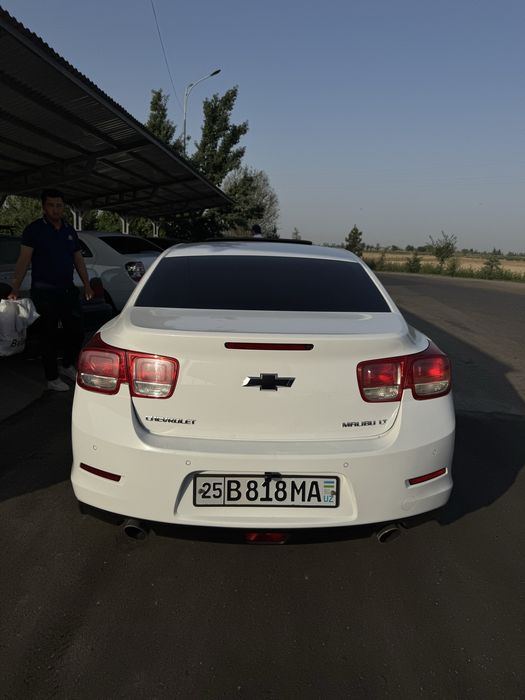 Malibu 1 2-pazitsiya sotiladi, xolati yaxwi hech qanaqa aybi yoq.