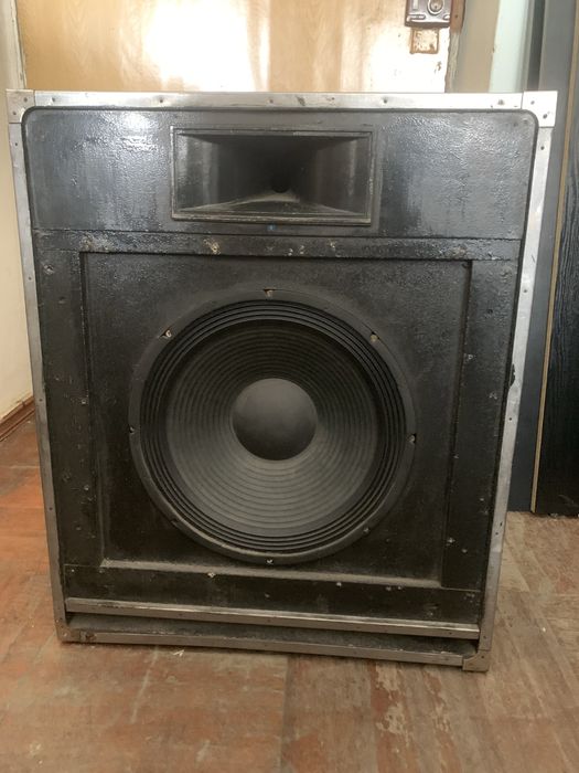 Продам мощный усилитель Inter-M M700 (700 Вт)