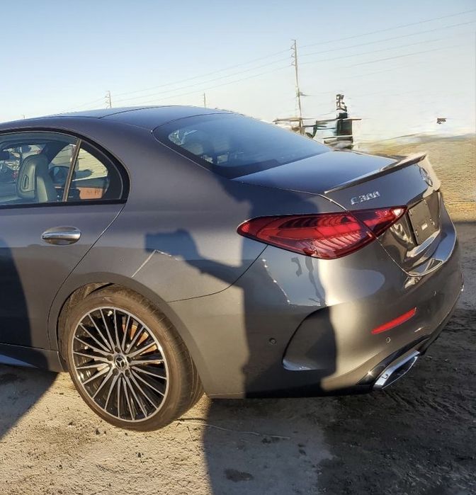 Mercedes w206 оригинален спойлер A206/7930100/992