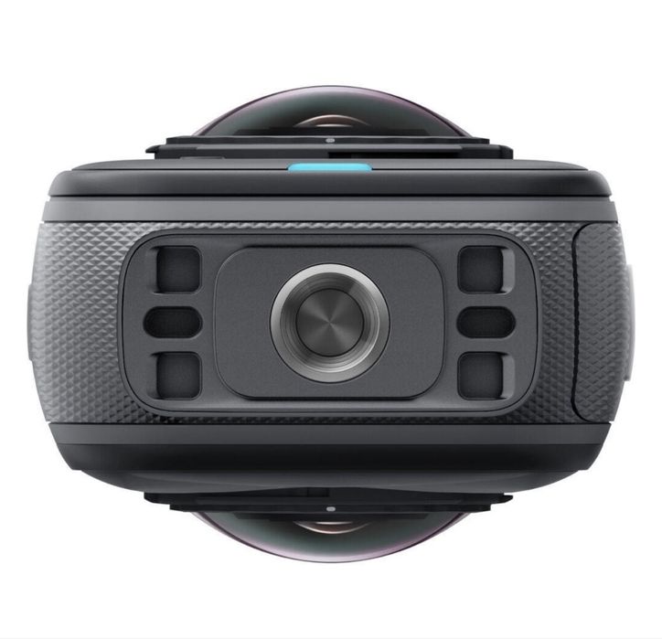 Экшн-камера Insta360 X5 Essentials Bundle