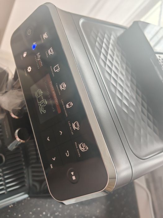 Espressor automat Philips seria 4400 EP443/70