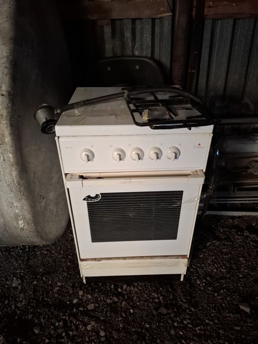 Продам газовую плиту