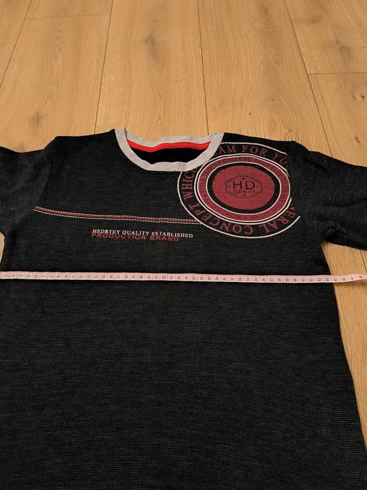 Стилен суитшърт за момче Размер: 146–152