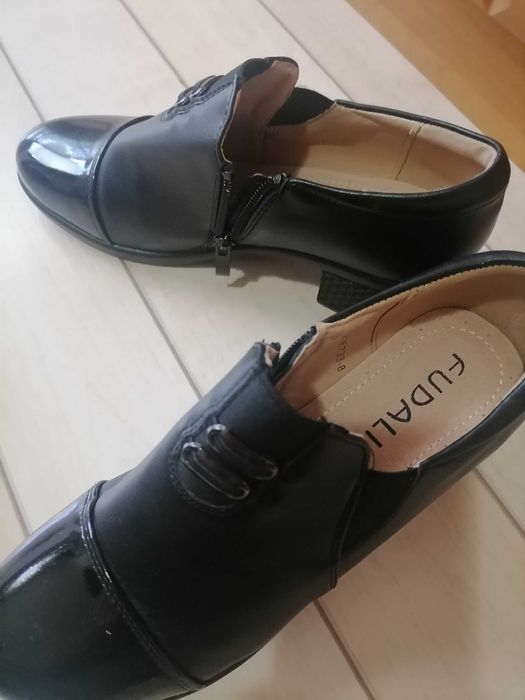 Дамски обувки. Естествена кожа. Много леки и удобни.