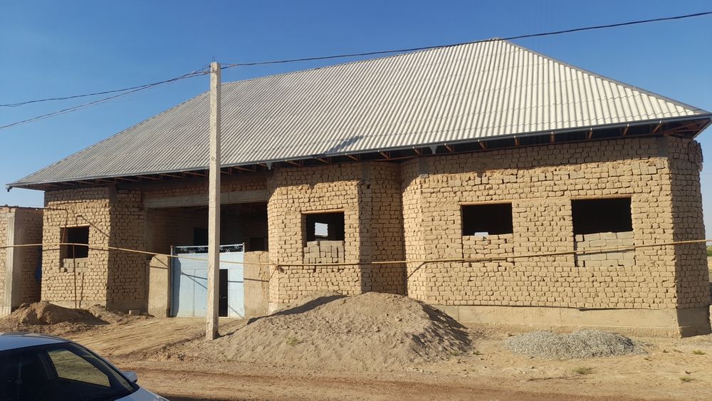 Uy sotiladi Yangiboģ MFY