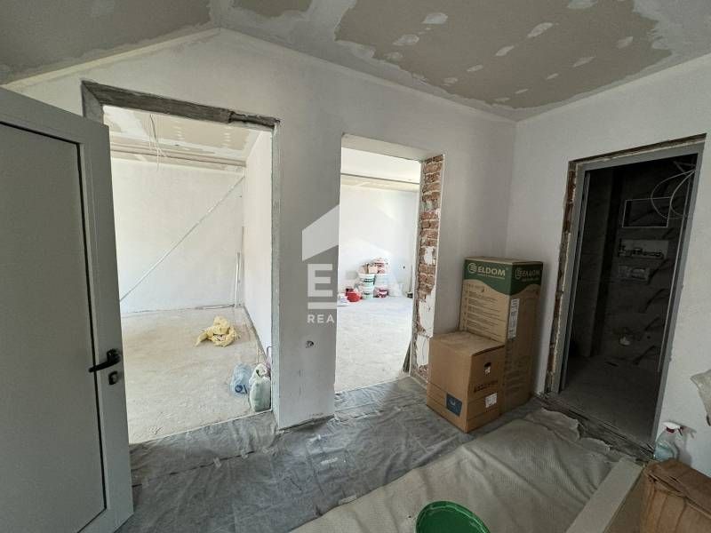 Продава се Къща в Хасково, Дружба 1 - 290 кв.м за 739 €/кв.м - Снимка #2