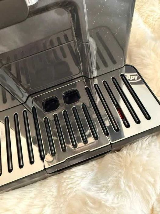 Кафемашина DeLonghi Eletta Explore