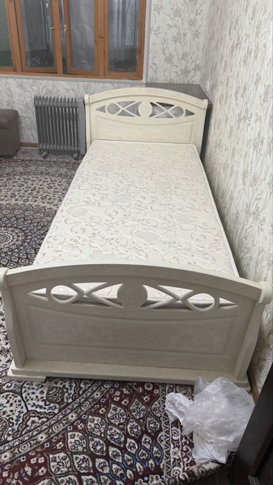 Продается 2 шт кровати в отличном состоянии. Размер 190смх90см
