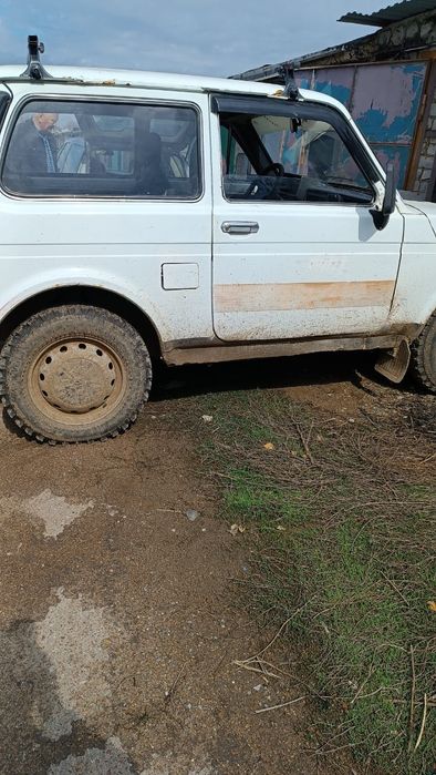 Продам машину Ниву