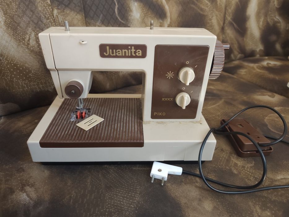 Продавам две ретро шевни машини Juanita