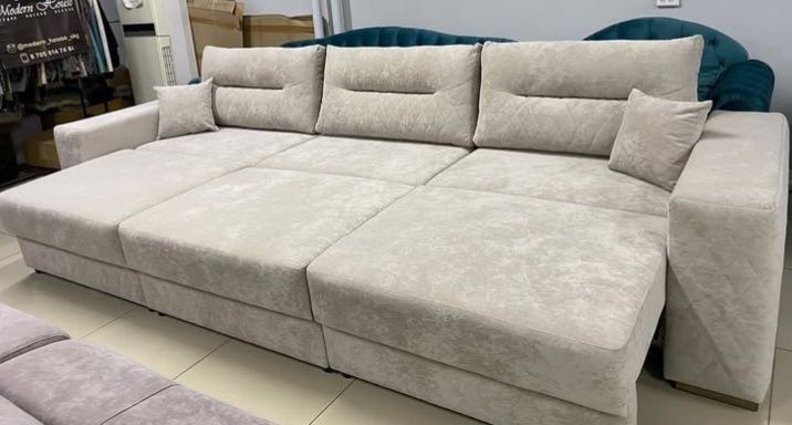 В отличном состоянии срочно продаётся диван 3.20. В идеальном состоя