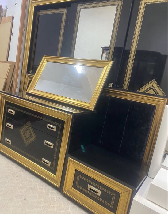 Луксозен италиански спален комплект – безспорно  качество+ 2 матрака