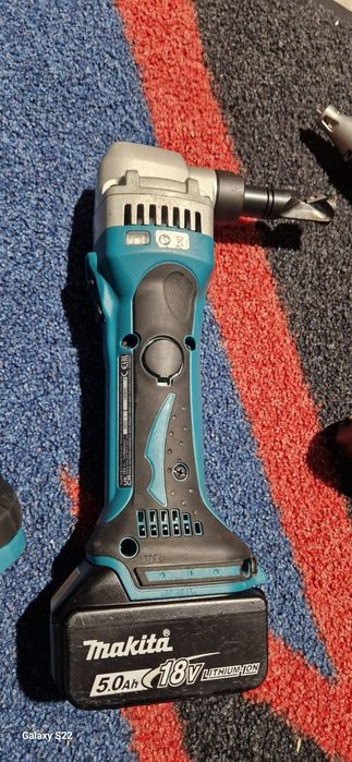 Makita set scule pe acumulator