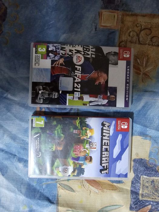 Vând FIFA 21, Minecraft pentru Nintendo Switch, în stare foarte bună