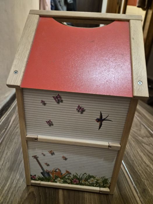 Дървена къщичка за игра