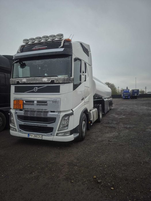 Cap tractor Volvo
