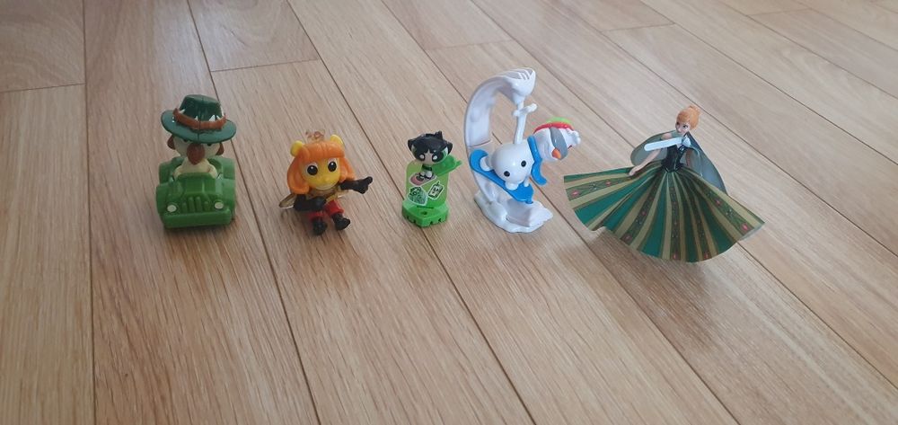 Figurine de colecție din ouă Kinder mari