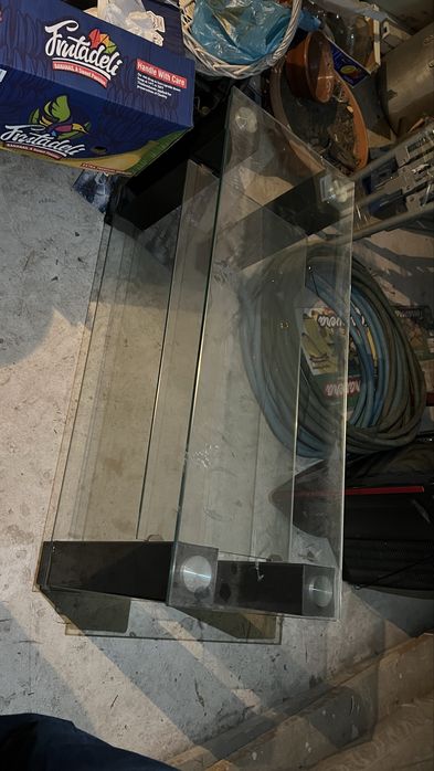 Журнальный Стол из стекла ..