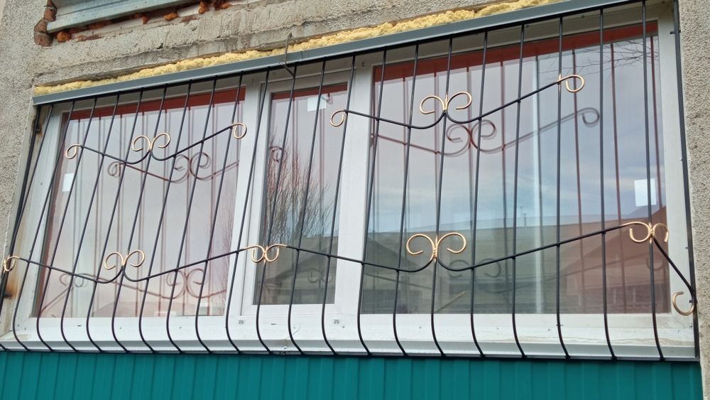 Решетки на окна.