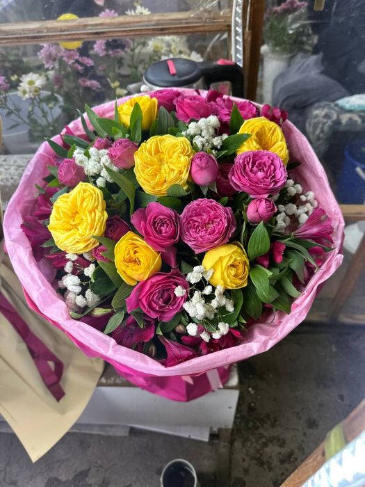 buket gullar lola atirgul kelin gul