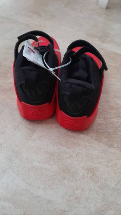 Adidas noi in cutie