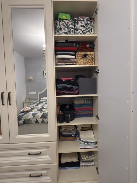 Vând dulap dressing mdf vopsit, ca nou