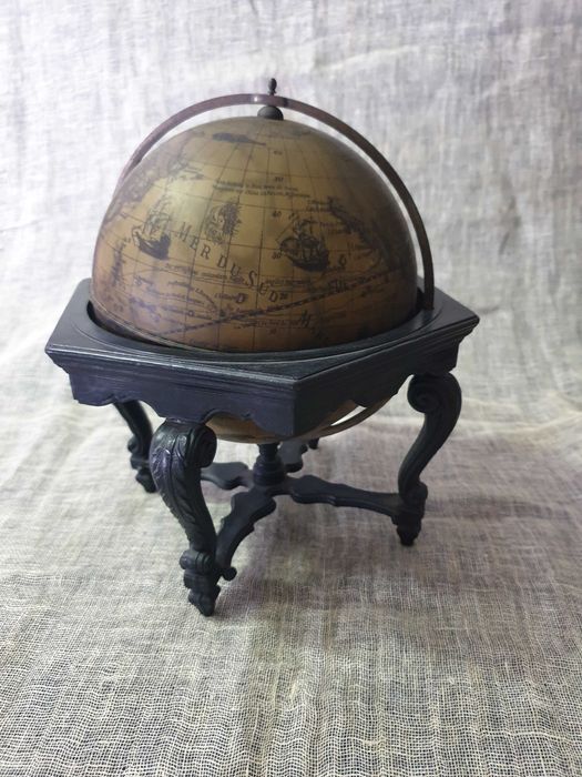 Писалищен аксесор - глобус
