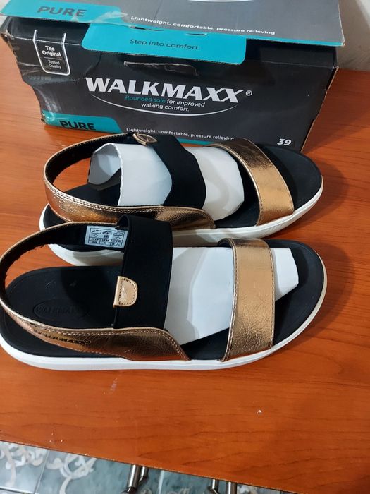 Продам новые босоножки