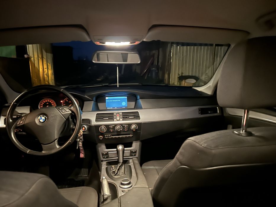 Vând sau schimb BMW E60 520D