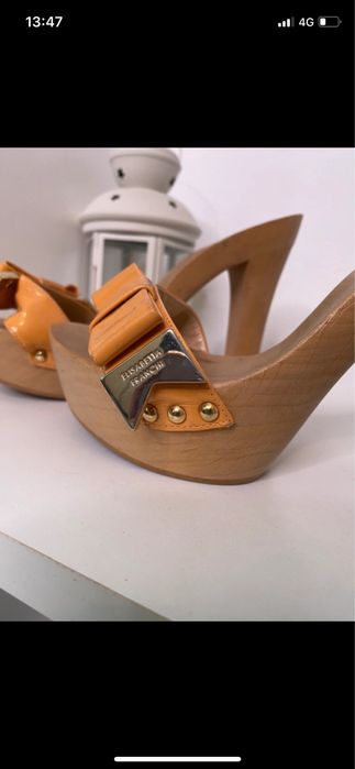 Sandale elegante Elisabetta Franchi din piele lacuita marimea 39