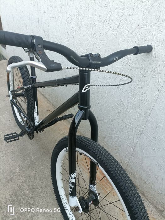 Bicicleta dirt jump