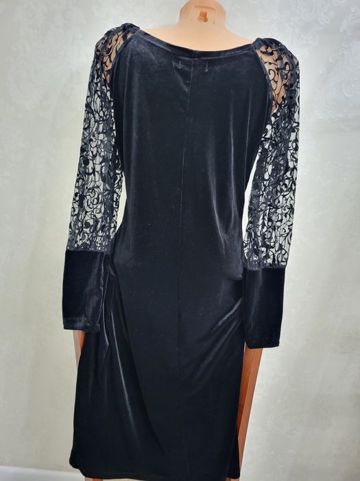 Продам новое платье 42-44 размер