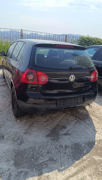 Продавам Голф 5 2.0tdi 140кс. BKD на ЧАСТИ, както и още над 16 голфа