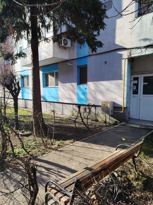 Vând apartament cu două camere