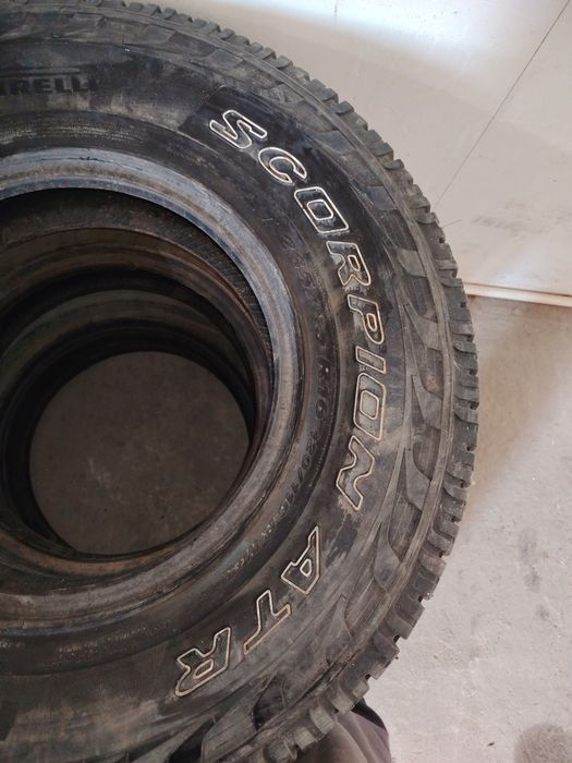 Шины зимние 235/85 R16.