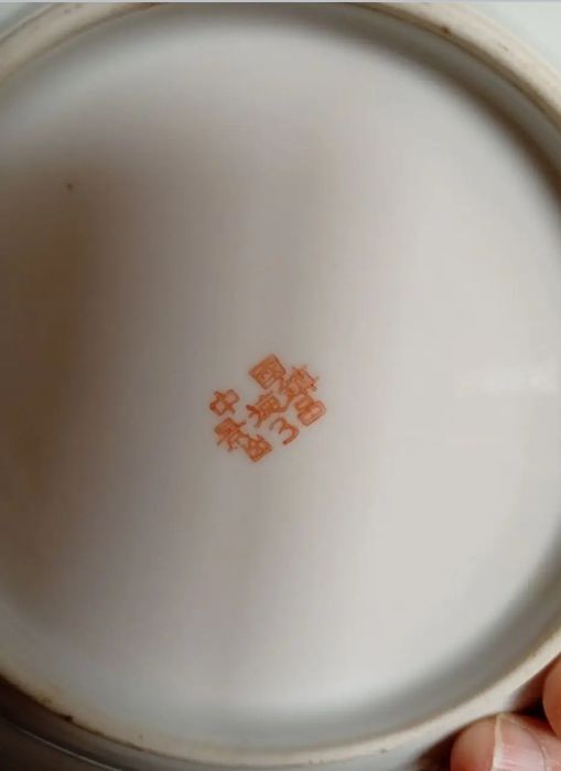 Посуда, в разнобой. Стаканы тарелки.