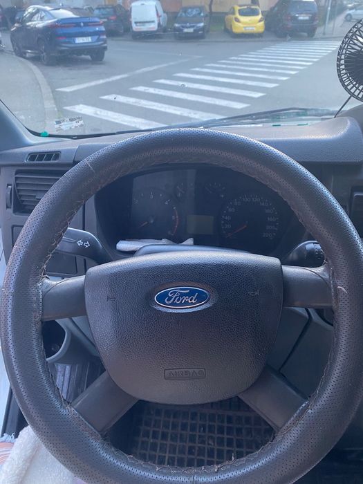 Vand  Ford transit pret negociabil