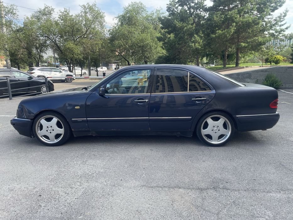 Mercedes Benz E280