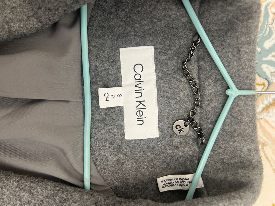 Пальто Calvin Klein, оригинал США, размер S, серое