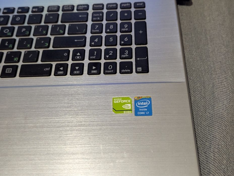 Ноутбук Asus x751L